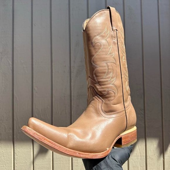 #49 Goat Design Western Boot in Brown Color